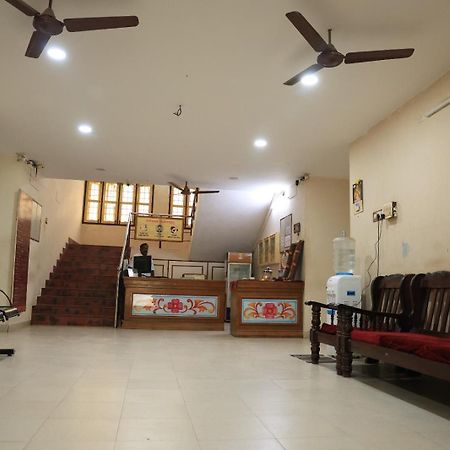 Official Sripuram Golden Temple Guest House Веллуру Екстер'єр фото